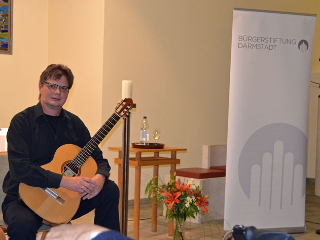 Gitarrenmusik in sozialen Einrichtungen - André Cezanne (Foto: Marcus Rohde)