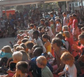 Gut 1.600 Kinder besuchten die fünf Vorstellungen des Kindertheaters „die stromer“. (Foto: Centralstation)