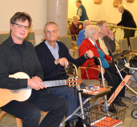 Gitarrenmusik in sozialen Einrichtungen - André Cezanne (Foto: Marcus Rohde)